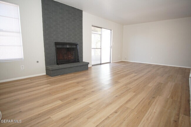 Building Photo - 10737 Levelland Pl