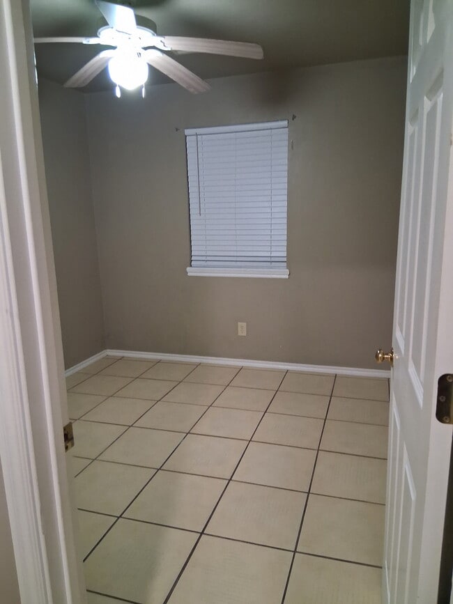 Foto del edificio - 111 E Sandy Creek Dr