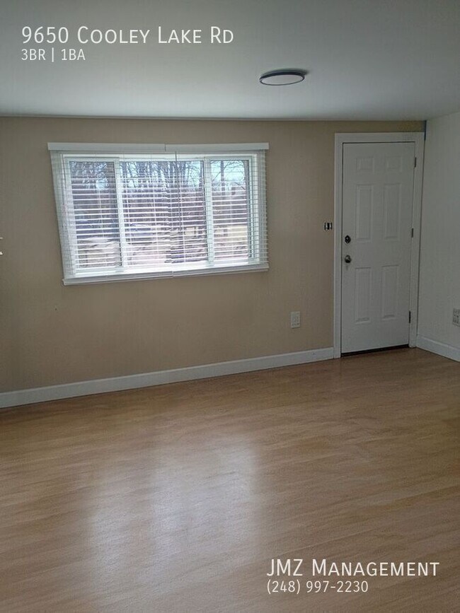 Foto del edificio - 9650 Cooley Lake Rd