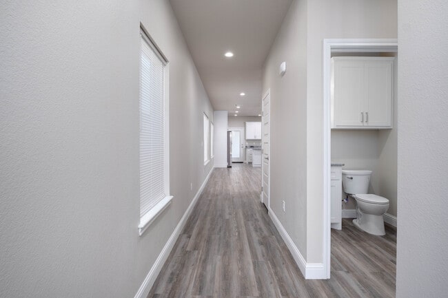 Building Photo - 1810 3rd Ave