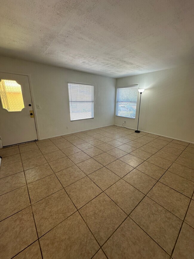 Foto del edificio - 1428 Lorilyn Ave