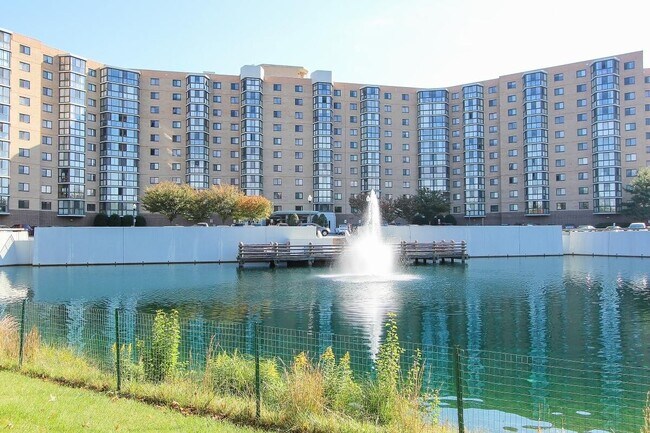 Foto del edificio - 5095 Fairways Cir