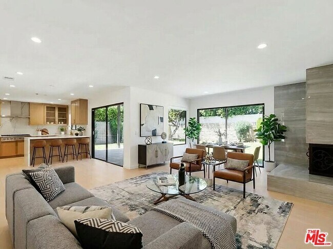 Foto del edificio - 4933 Collett Ave