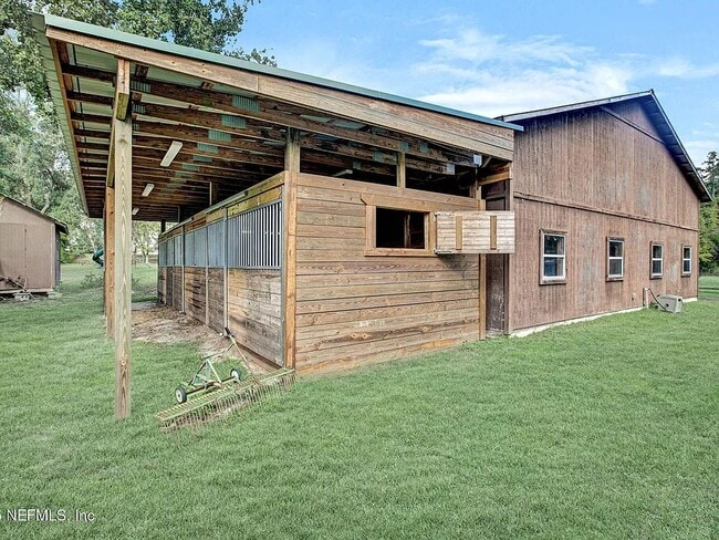 Building Photo - 120 Wippletree Ct