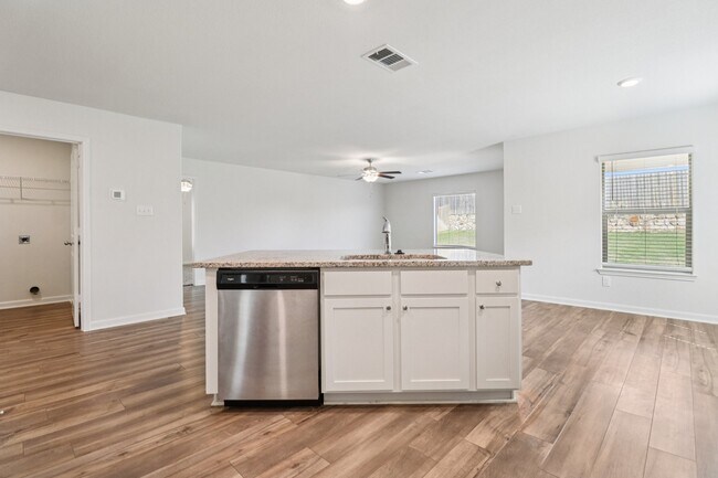 Building Photo - 3909 Crown Ct