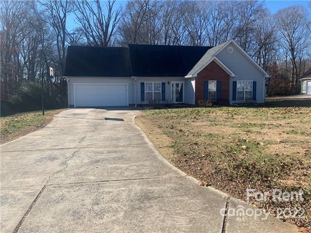 Foto principal - 2319 River Chase Dr
