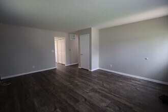 Building Photo - 20-22 Morehouse Ct
