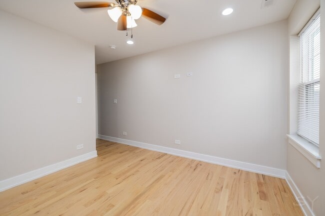 Building Photo - 6126 S Eberhart Ave