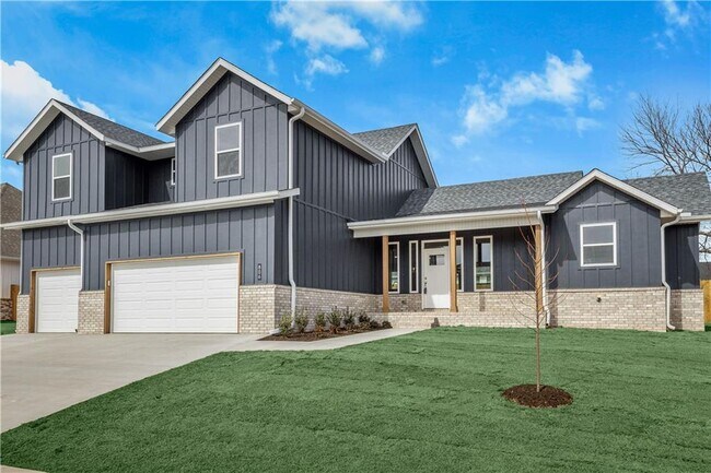 Building Photo - 806 Mueller Wy