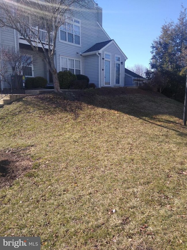 Building Photo - 1054 Spring Valley Ct