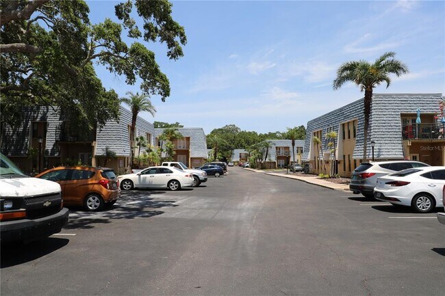 Foto del edificio - 700 Lyndhurst St
