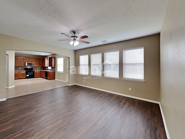 Foto del edificio - 1927 Makenna Ln