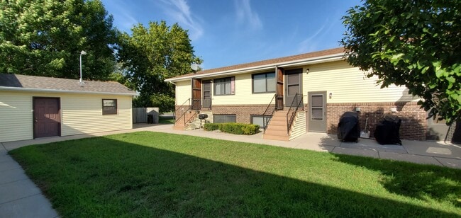 Building Photo - 620 Conklin Ave