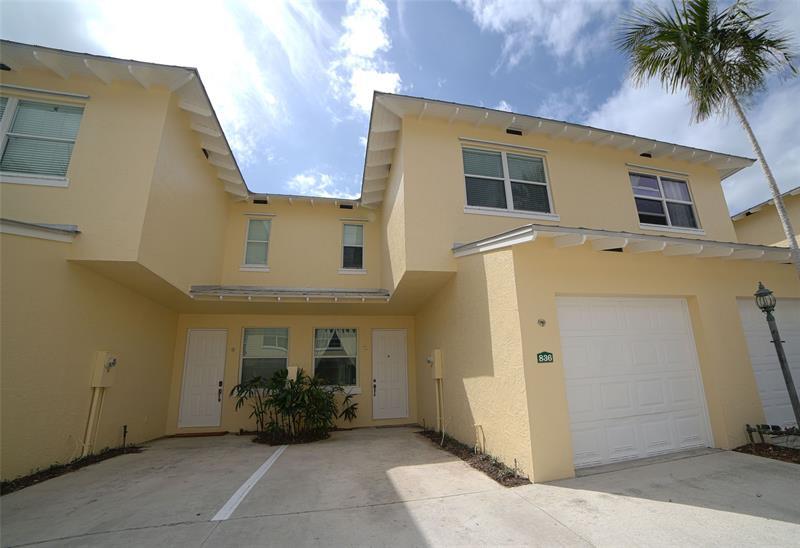 Foto principal - 836 SE 4th Ct