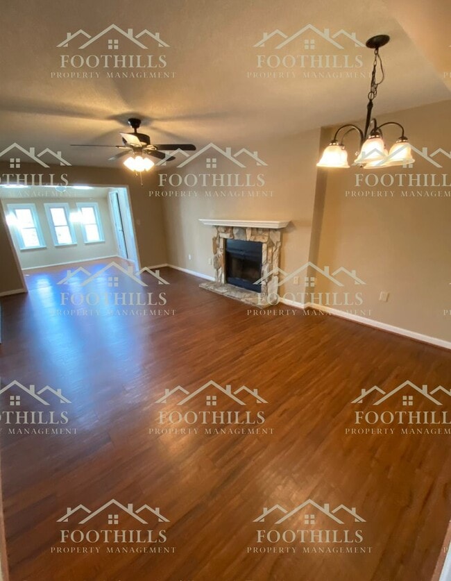 Building Photo - 2 bedroom, 2 bathroom condominium unit nea...