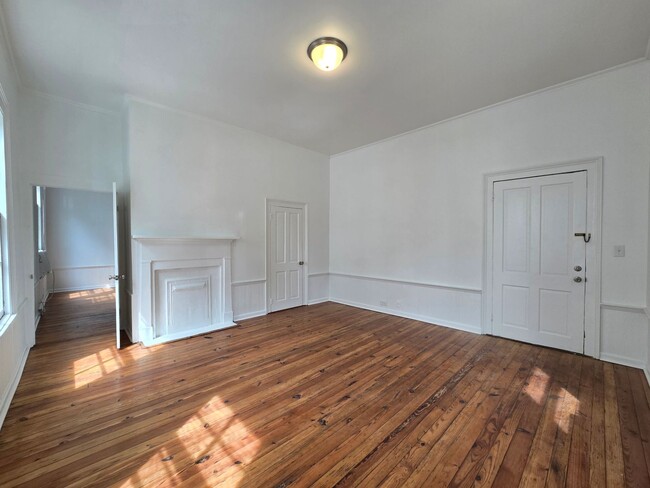 Building Photo - 403 W Hampton Ave