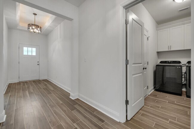 Foto del edificio - 251 Bienville Pl