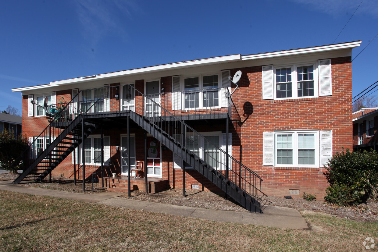 Primary Photo - Village Square Apartments