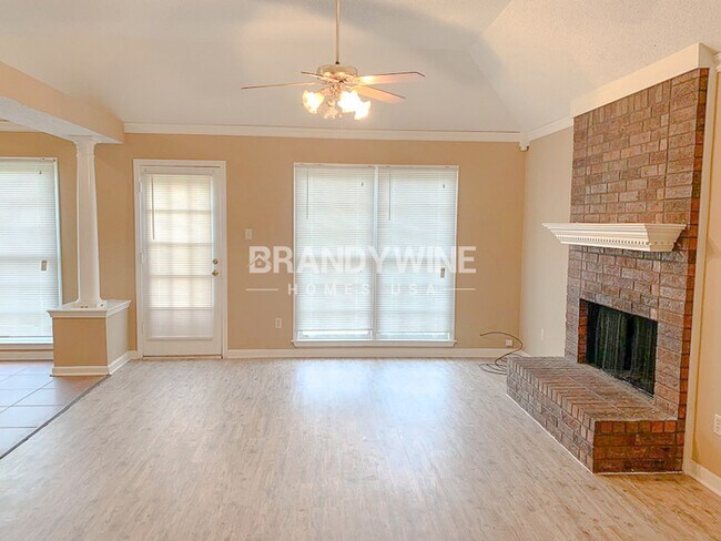 Building Photo - NEW Lower Rental Rate Leasing Special: Mar...