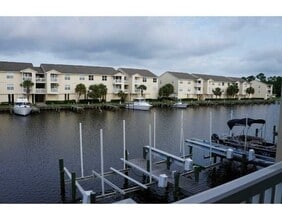 Building Photo - 2421 Beachview Dr