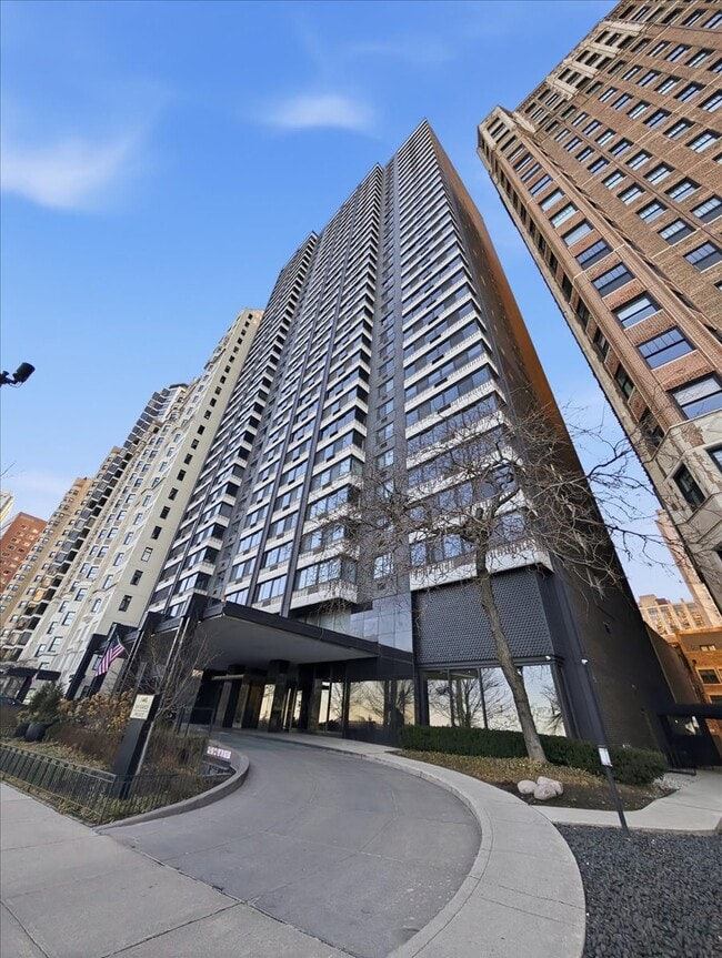 Building Photo - 1440 N Lake Shore Dr