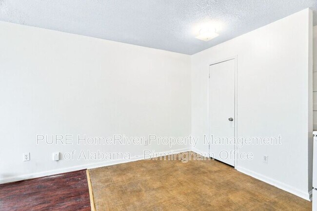 Building Photo - 8017 1st Ave S