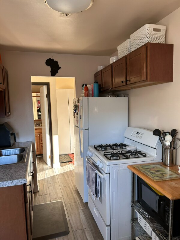 Foto del edificio - 708 Court of Birch