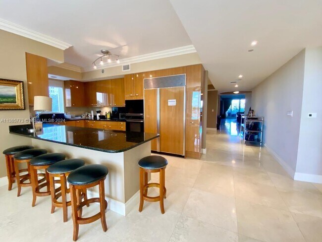 Building Photo - 799 Crandon Blvd