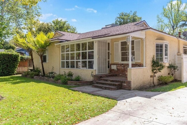 Building Photo - 14024 Peach Grove St