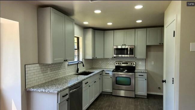 Building Photo - 2910 S 138th E Pl