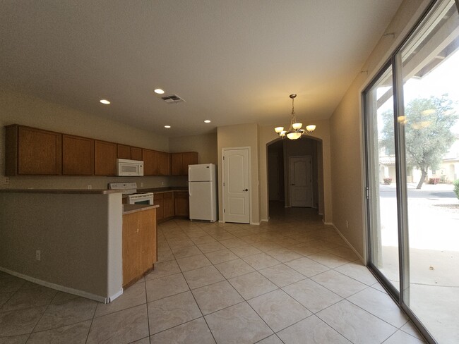 Foto del edificio - 3631 E Warbler Rd