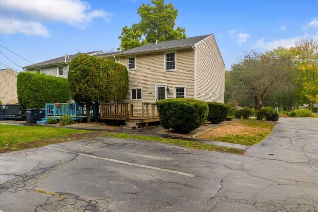 Building Photo - 34 Boyce St