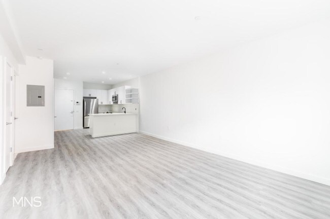 Foto del edificio - 387 Manhattan Ave