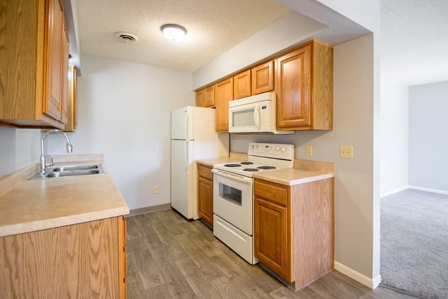 Renovated Kitchen at Crystal Ridge Apartments in Davenport, IA - Crystal Ridge Apartments & Townhomes