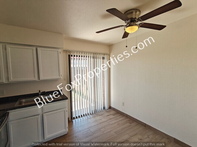 Foto del edificio - 2427 N Fair Oaks Ave