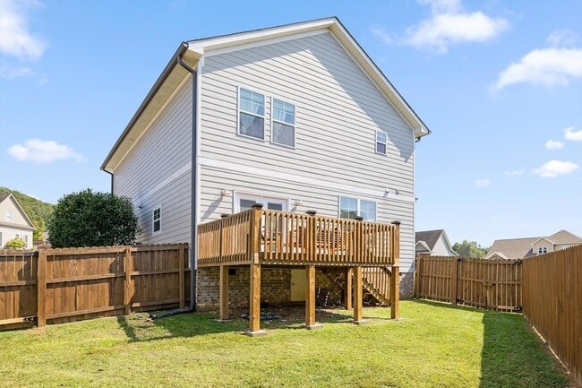 Building Photo - 718 Windrush Loop