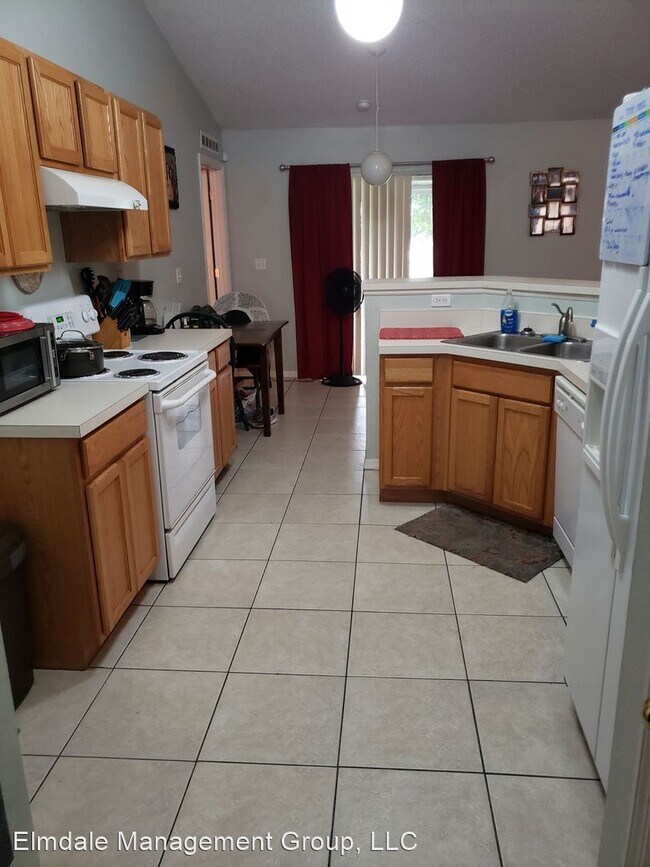 Building Photo - 4 br, 2 bath House - 768 Barber St