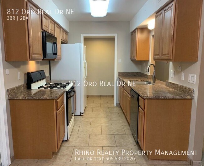 Building Photo - Airy 3 Bedroom, 2 Bathroom In The NE!