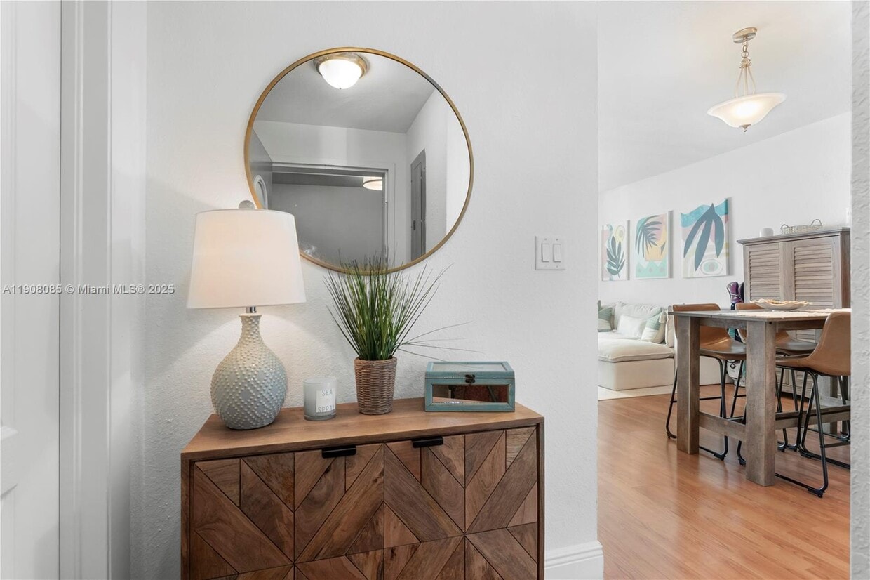 Foto principal - 500 NE 29th St