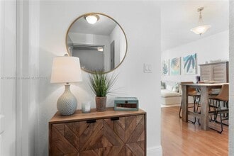 Building Photo - 500 NE 29th St