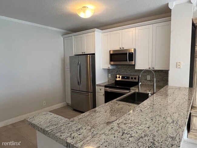 Building Photo - 3 br, 2.5 bath House - 9736 Porta Leona Ln