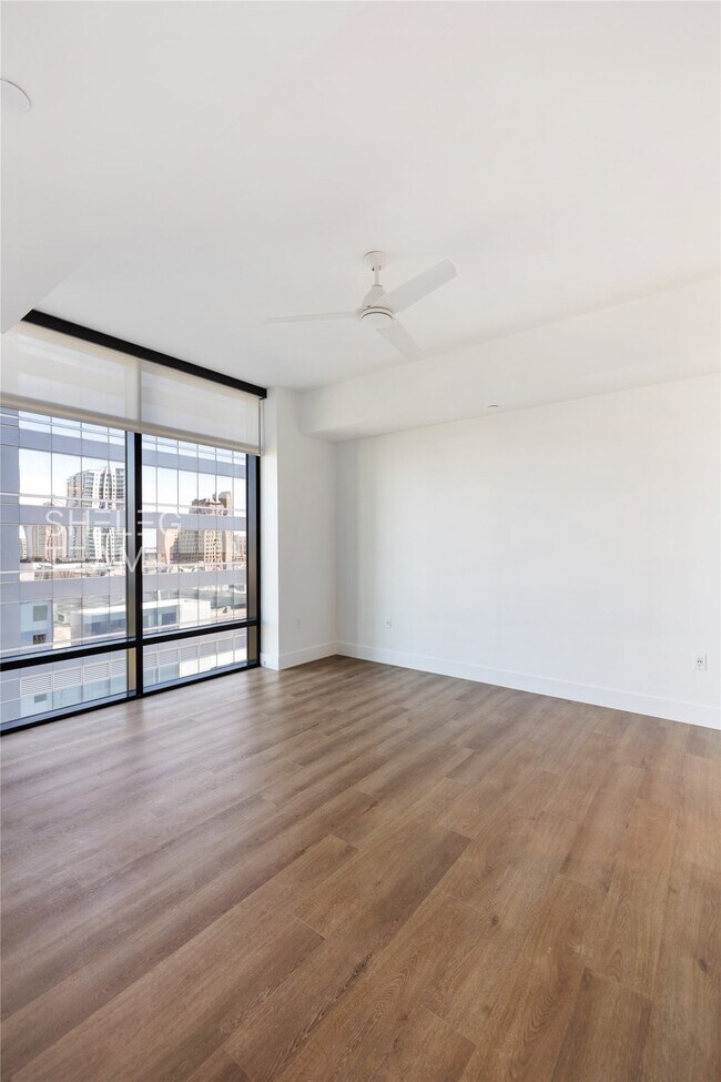Building Photo - 808 Crawford St