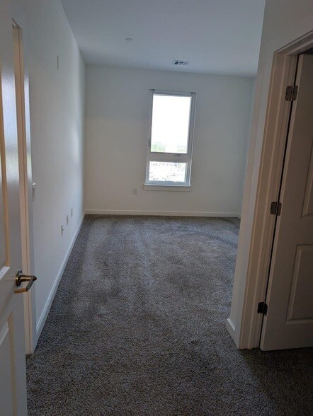 Foto del edificio - 687 Ocean Ave