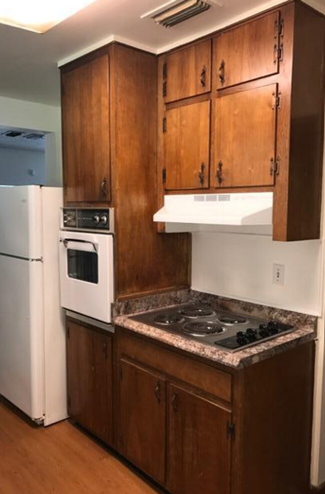 Foto del edificio - Cute as a Button, House For Rent, JAX Heights