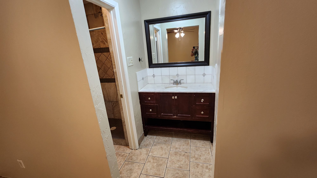 Foto del edificio - 45 W Mountain Creek Dr