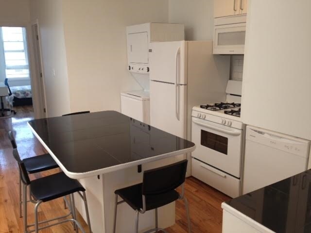 Foto del edificio - 121 1/2 Cottage St