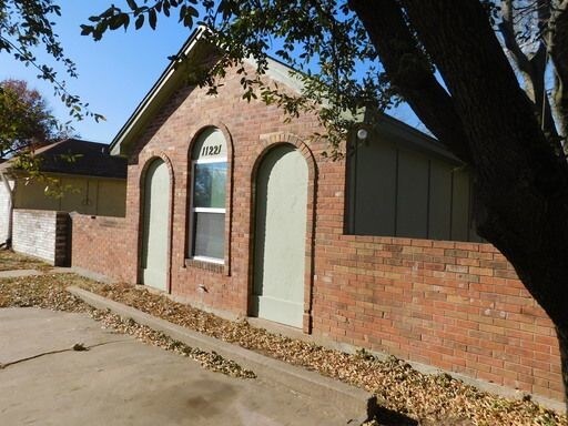 Primary Photo - 11221 Golden Triangle Cir