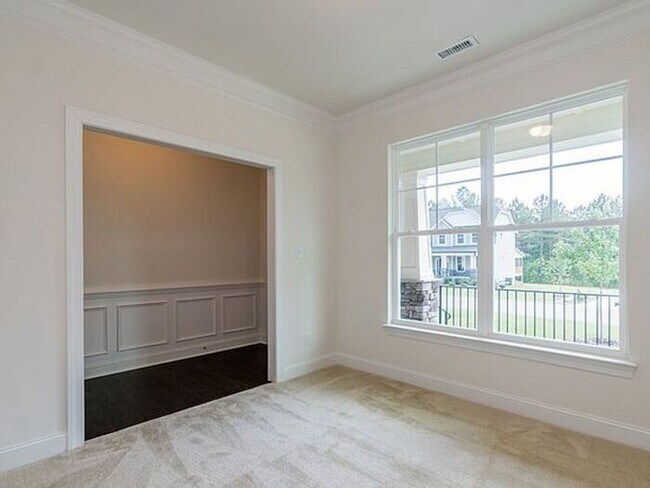 Foto del edificio - Available NOW- Beautiful 4 Bedroom Home in...