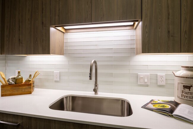 Espacio soleado para cocinar y reunirse. - Pearl Marketplace at Midtown