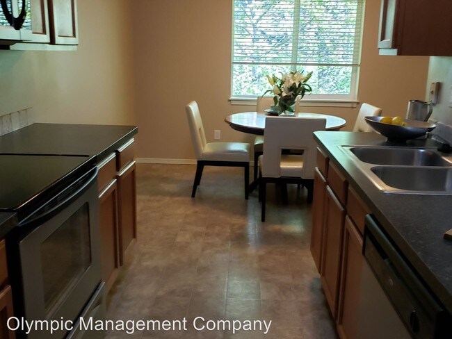 Foto del edificio - 5900 Troon Ln SE